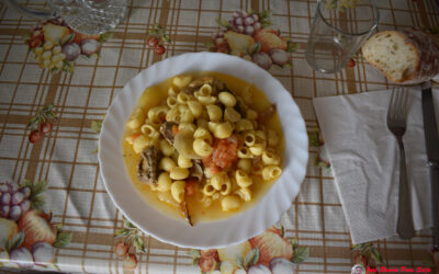 PASTA CON CONEJO GUISADO